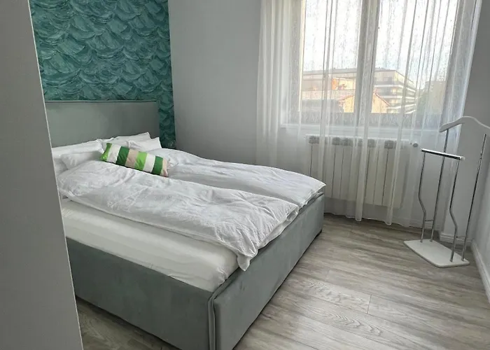 Cathedral Uptown-urban Comfort With Balcony Apartman *